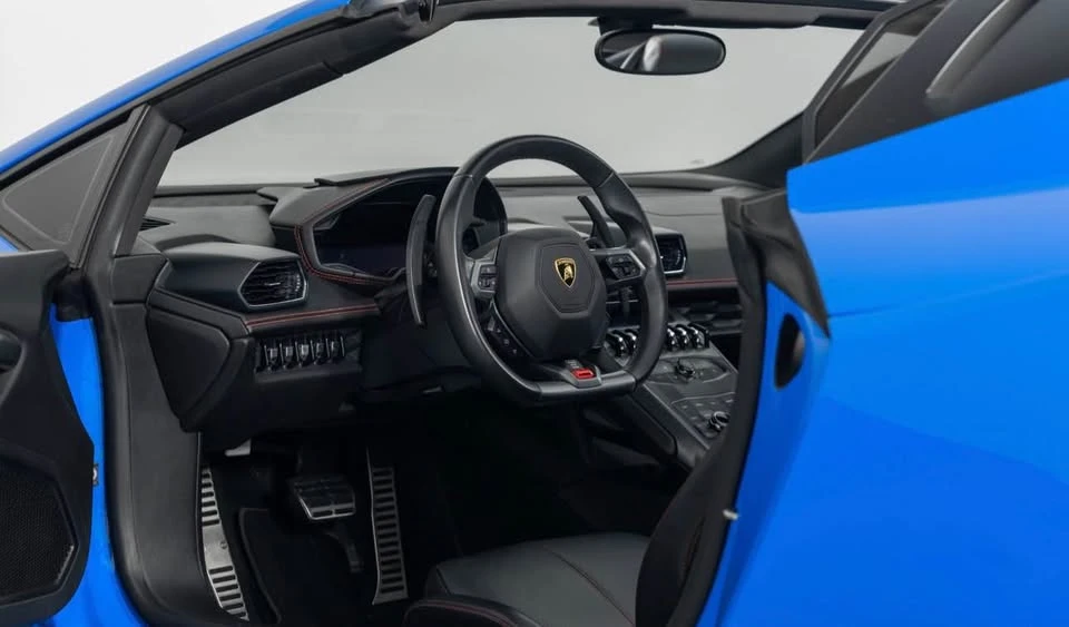 2017 Lamborghini Huracan - Image 8 of 10