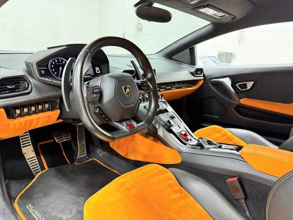 2017 Lamborghini Huracan - Image 10 of 12