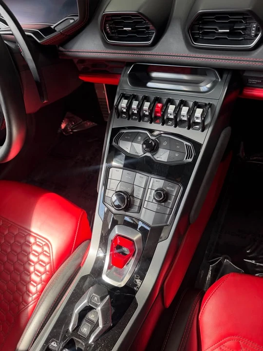 2017 Lamborghini Huracan LP580-2 - Image 6 of 8