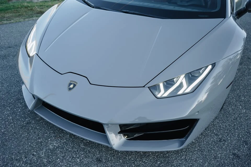 2017 Lamborghini Huracan - Image 8 of 17
