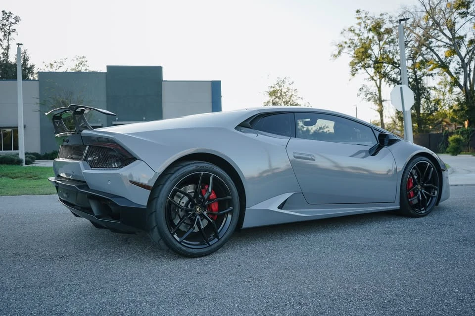 2017 Lamborghini Huracan - Image 5 of 17