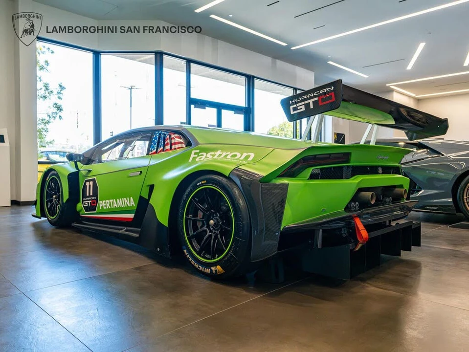 2017 Lamborghini Huracan - Image 5 of 31