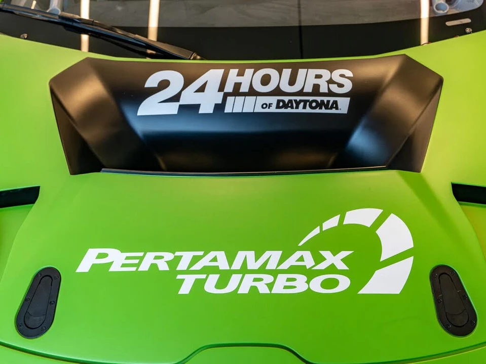 2017 Lamborghini Huracan - Image 18 of 31