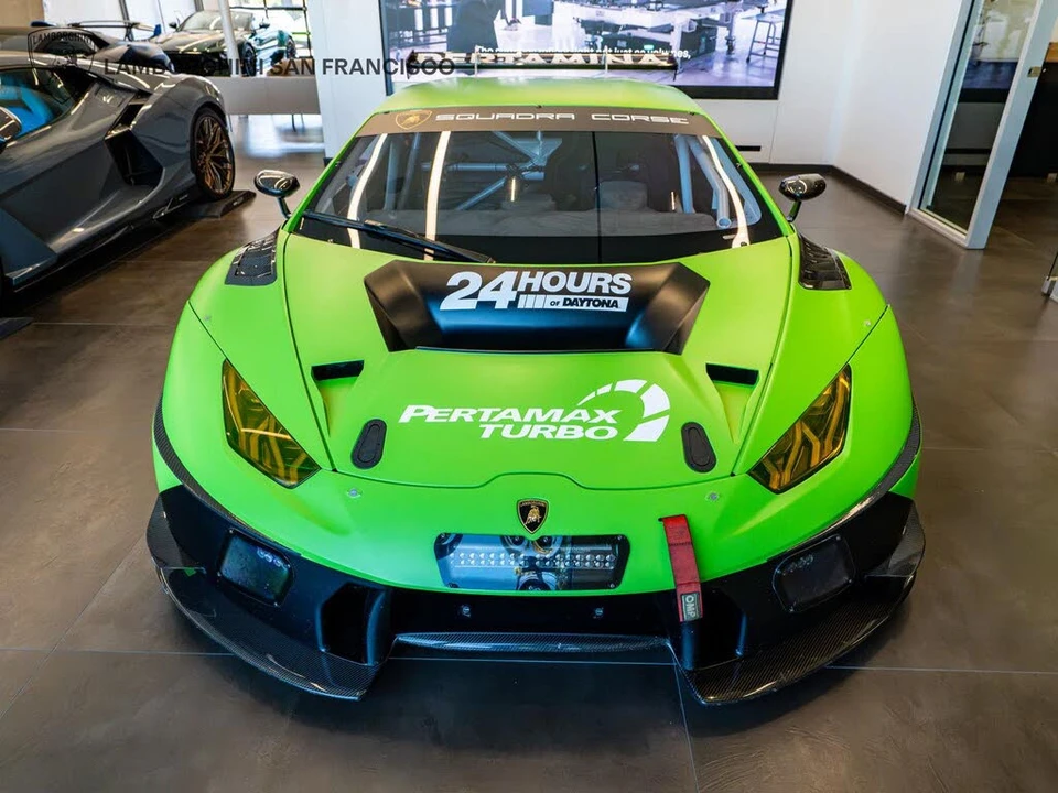 2017 Lamborghini Huracan - Image 2 of 31