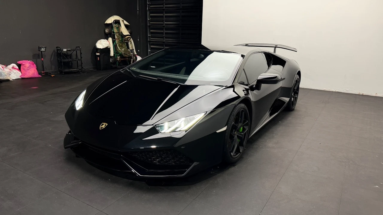 2017 Lamborghini Huracan - Image 18 of 31