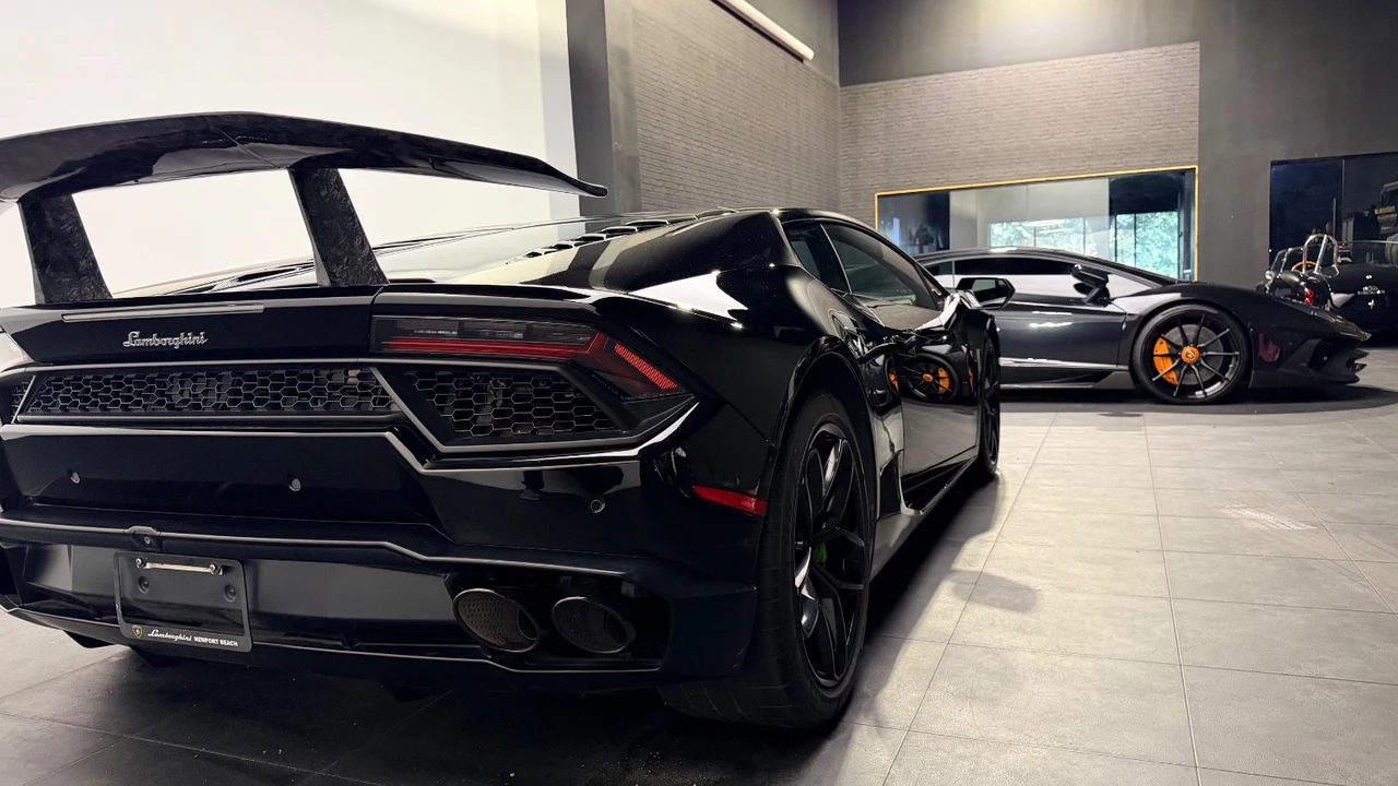 2017 Lamborghini Huracan - Image 25 of 31