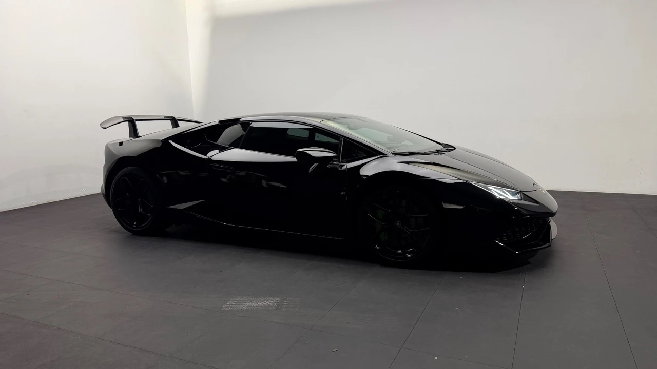 2017 Lamborghini Huracan - Image 14 of 31