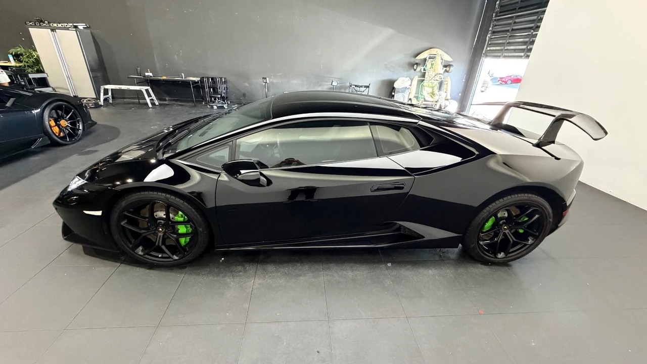 2017 Lamborghini Huracan - Image 3 of 31