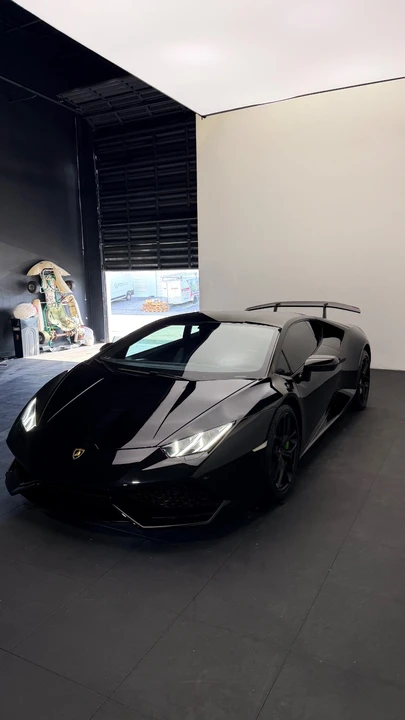2017 Lamborghini Huracan - Image 11 of 31