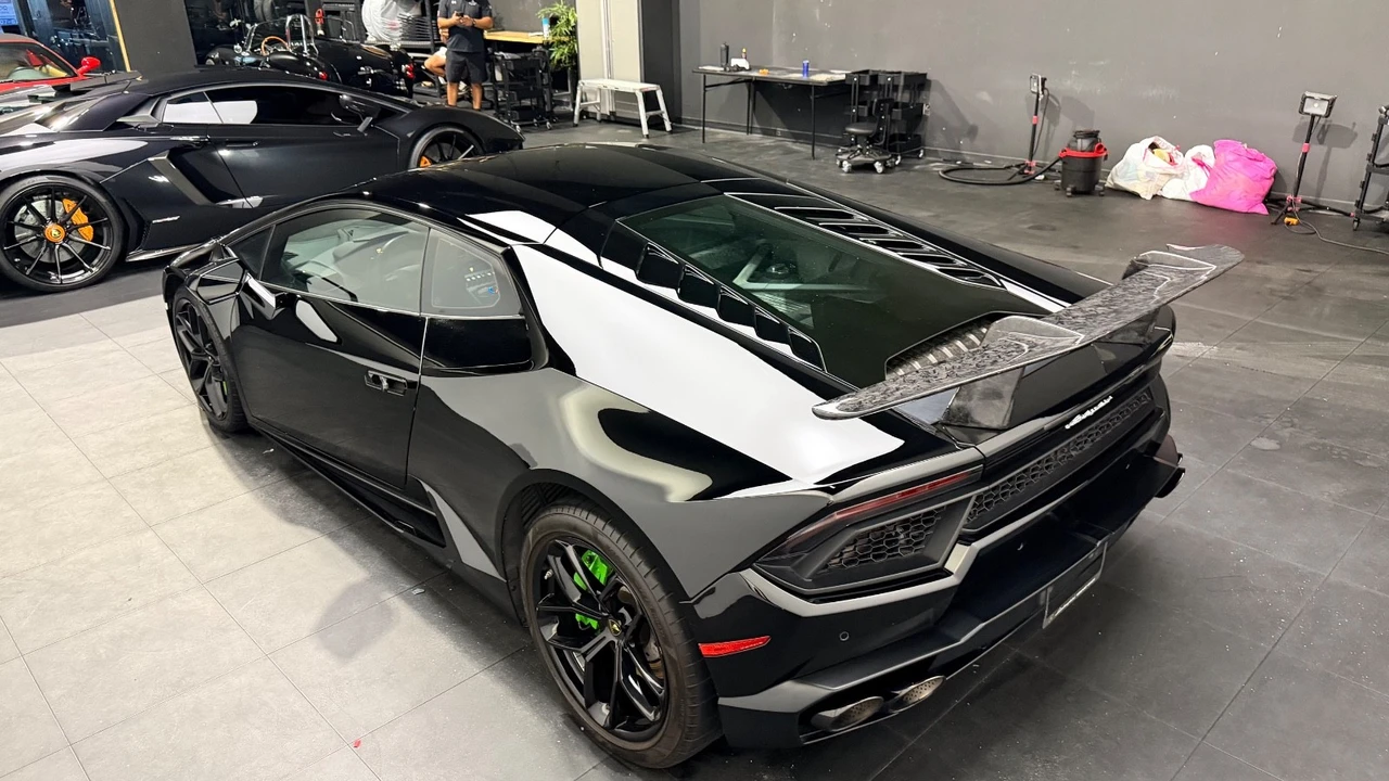 2017 Lamborghini Huracan - Image 23 of 31