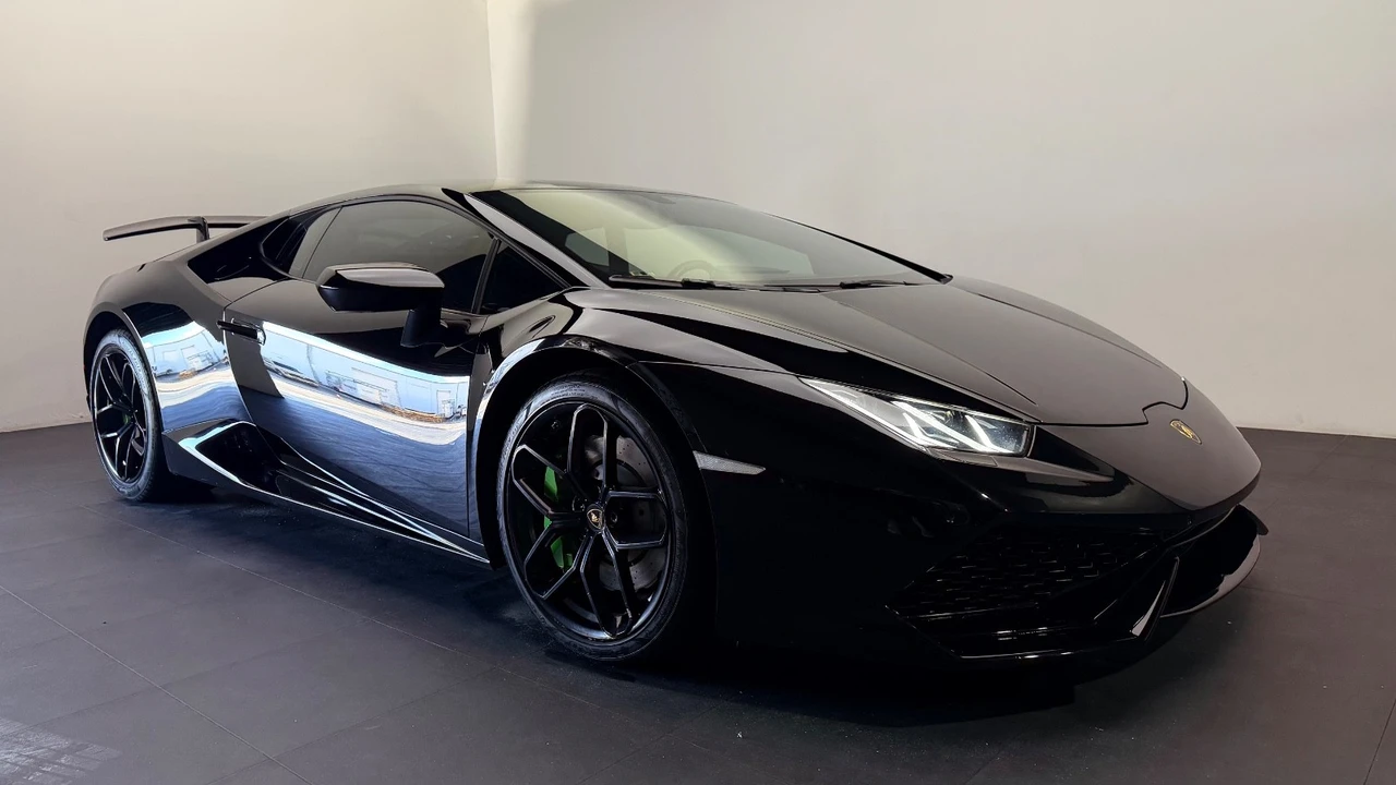 2017 Lamborghini Huracan - Image 8 of 31