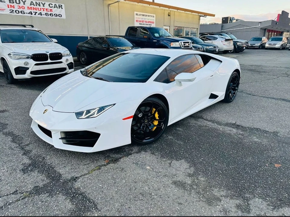 2017 Lamborghini Huracan - Image 2 of 17