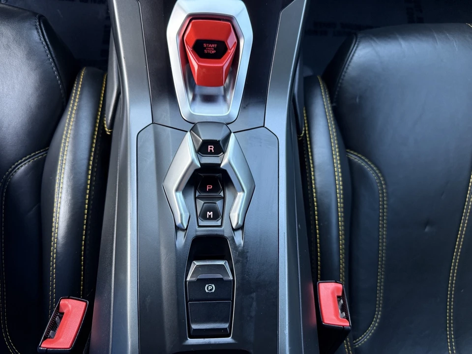 2017 Lamborghini Huracan - Image 16 of 17