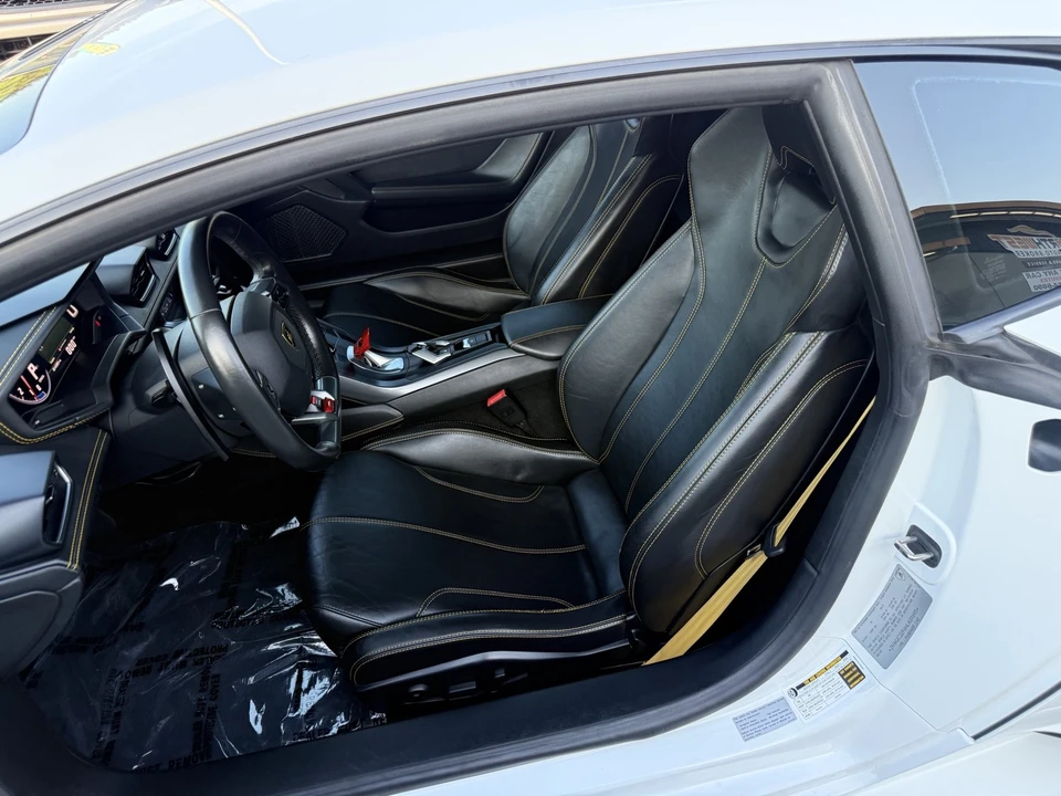 2017 Lamborghini Huracan - Image 11 of 19