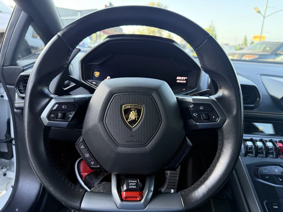 2017 Lamborghini Huracan - Image 16 of 19