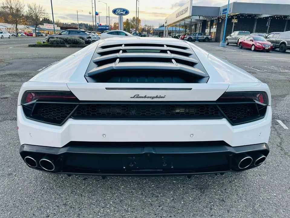 2017 Lamborghini Huracan - Image 6 of 17