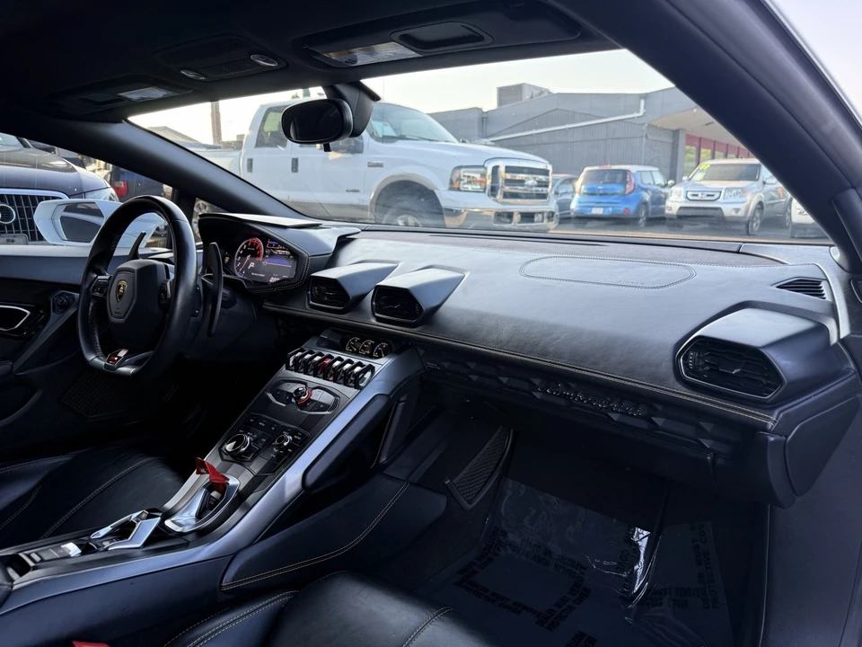 2017 Lamborghini Huracan - Image 10 of 19
