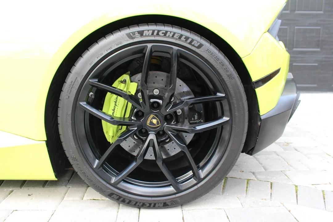 2017 Lamborghini Huracan LP610-4 - Image 7 of 21