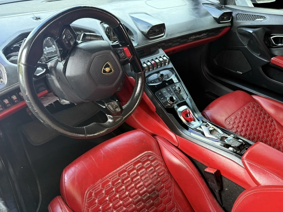 2017 Lamborghini Huracan - Image 9 of 17