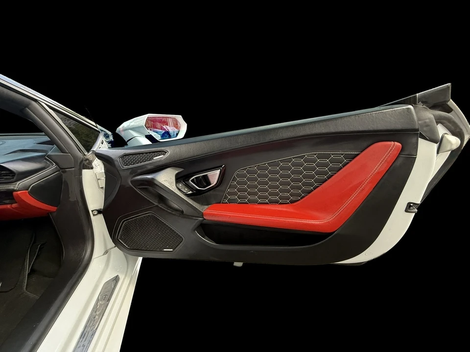 2017 Lamborghini Huracan - Image 6 of 17