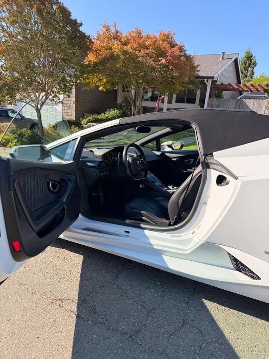 2017 Lamborghini Huracan - Image 10 of 14