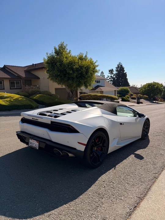2017 Lamborghini Huracan - Image 5 of 14