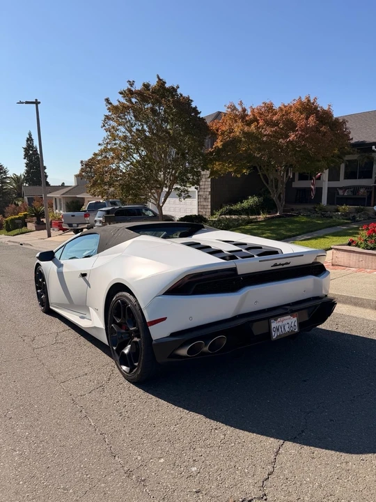 2017 Lamborghini Huracan - Image 7 of 14