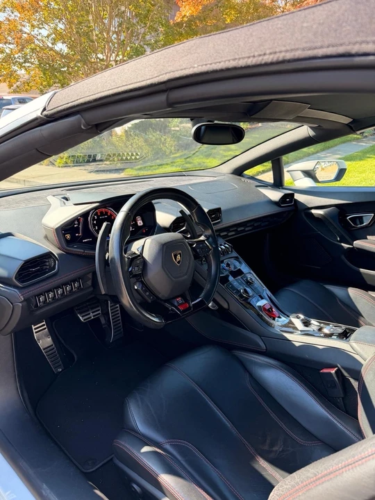 2017 Lamborghini Huracan - Image 11 of 14