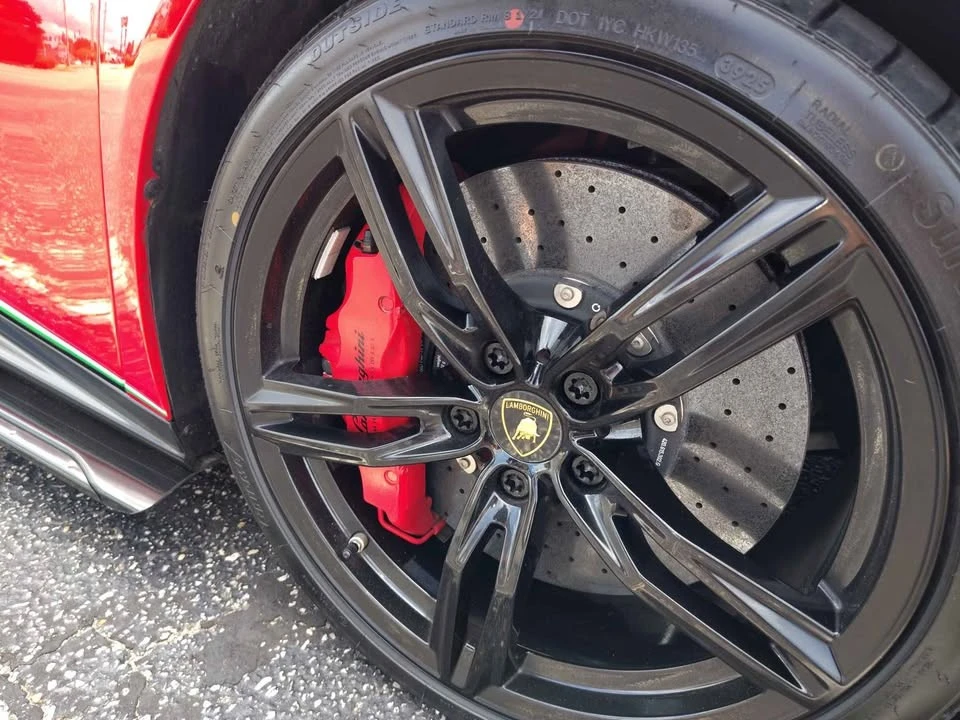2017 Lamborghini Huracan - Image 13 of 18