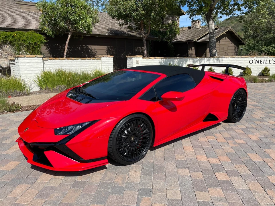 2017 Lamborghini Huracan - Image 9 of 21