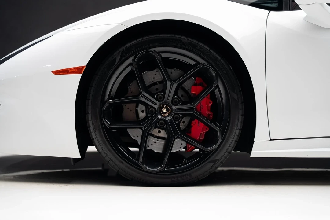 2017 Lamborghini Huracan - Image 20 of 21