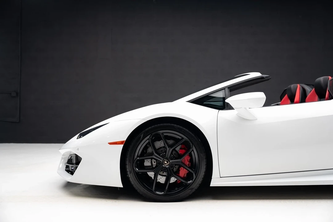 2017 Lamborghini Huracan - Image 19 of 21