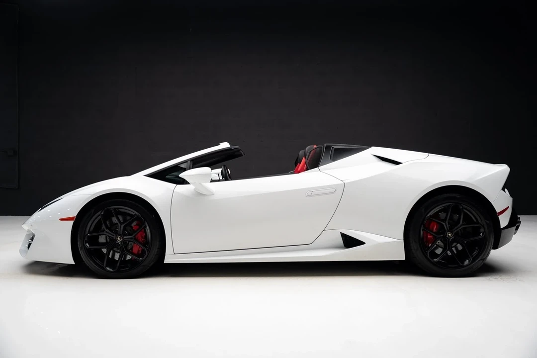 2017 Lamborghini Huracan - Image 18 of 21
