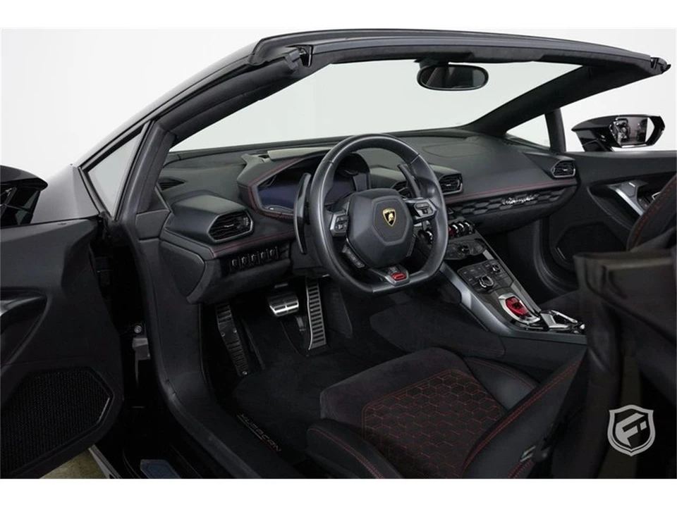 2017 Lamborghini Huracan - Image 26 of 31