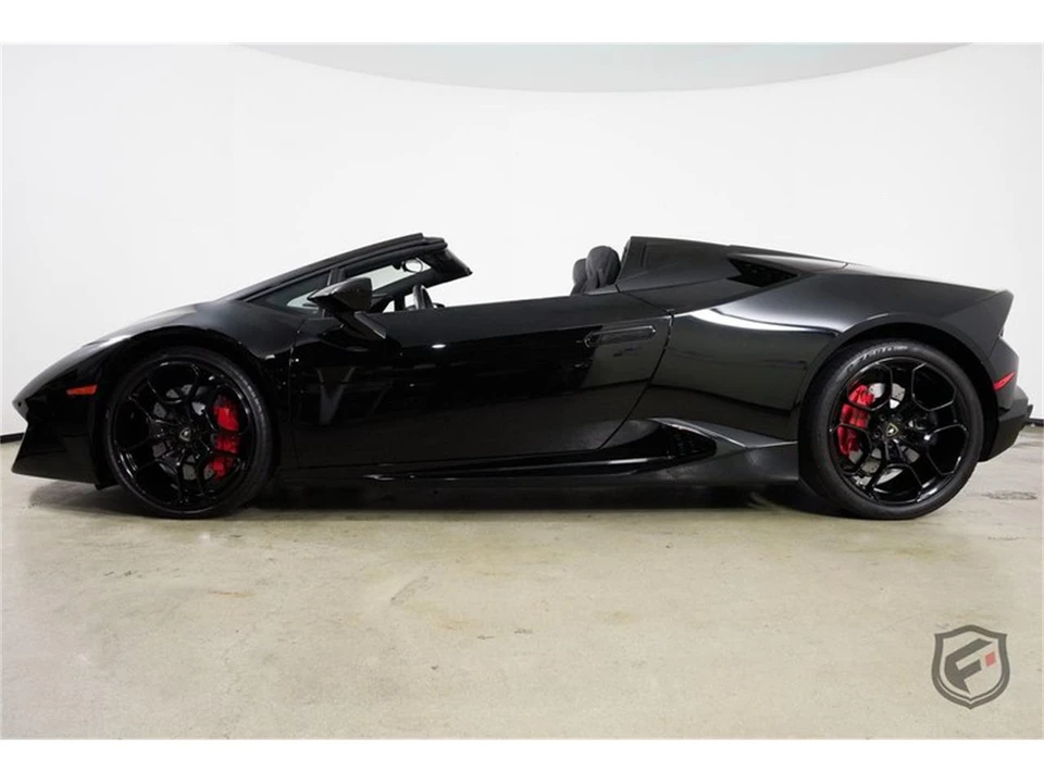 2017 Lamborghini Huracan - Image 12 of 31
