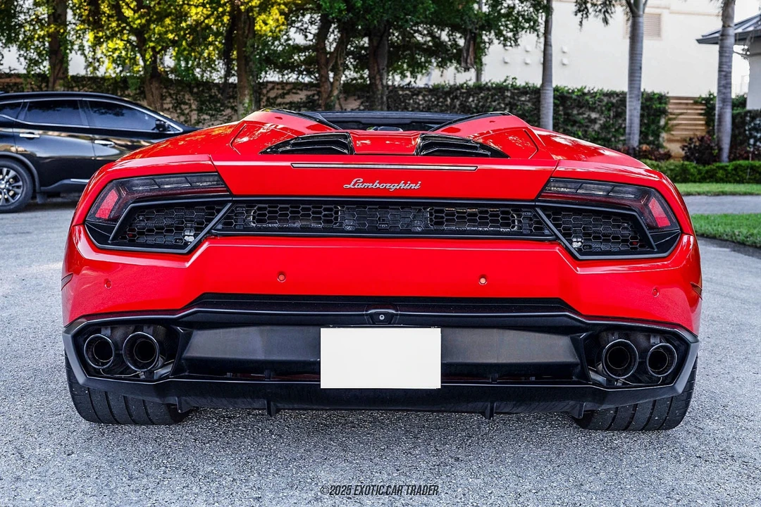 2017 Lamborghini Huracan - Image 10 of 17