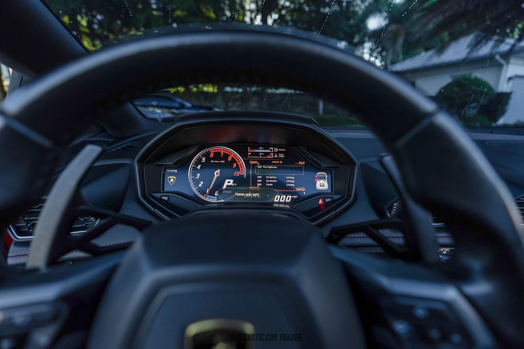 2017 Lamborghini Huracan - Image 15 of 17