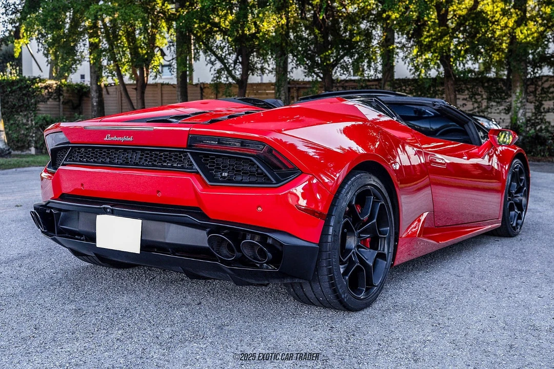 2017 Lamborghini Huracan - Image 7 of 17