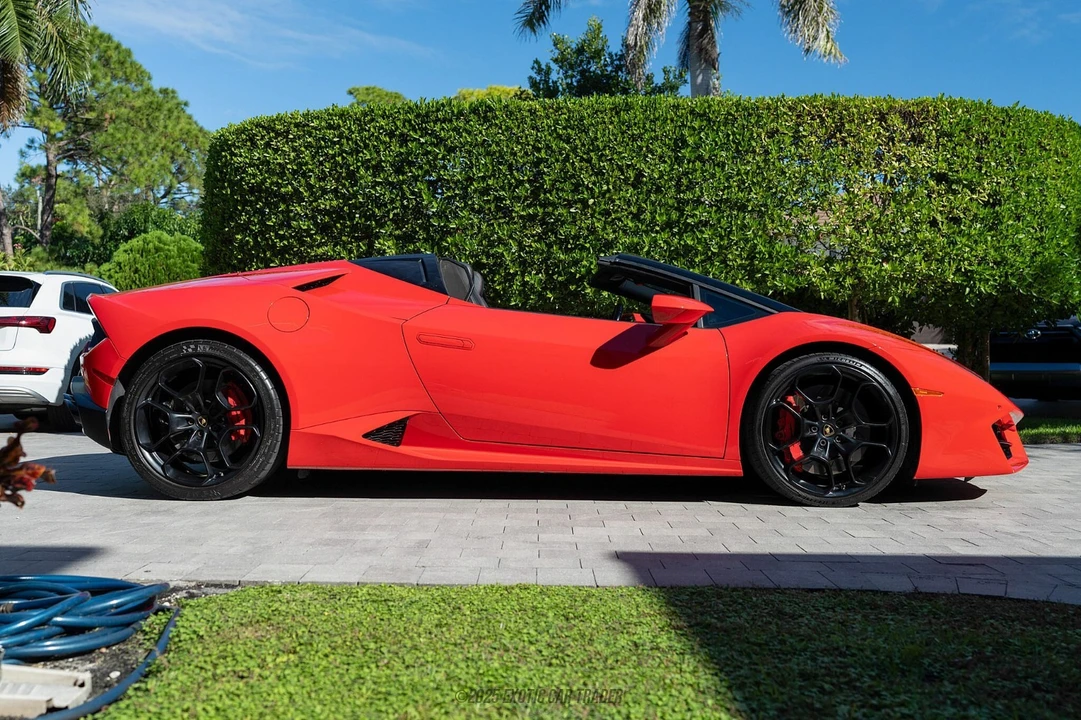 2017 Lamborghini Huracan - Image 3 of 17