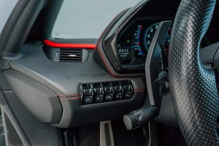 2017 Lamborghini Aventador - Image 15 of 20