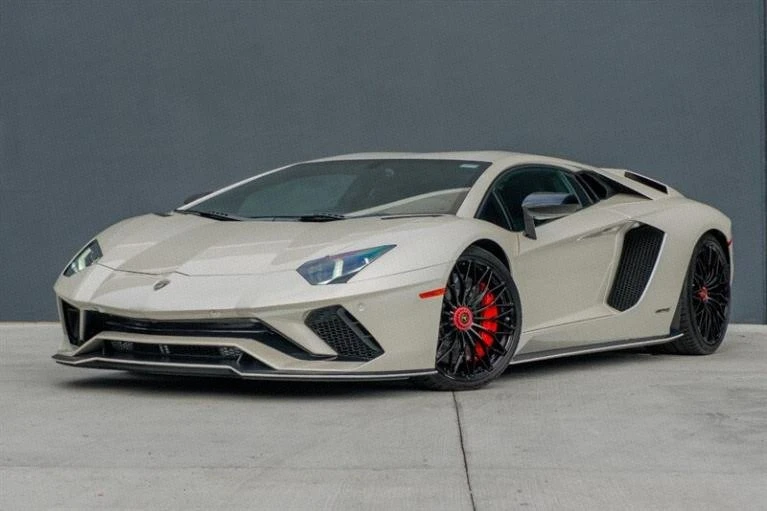 2017 Lamborghini Aventador - Image 4 of 20