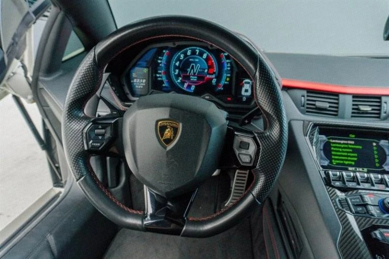 2017 Lamborghini Aventador - Image 12 of 20