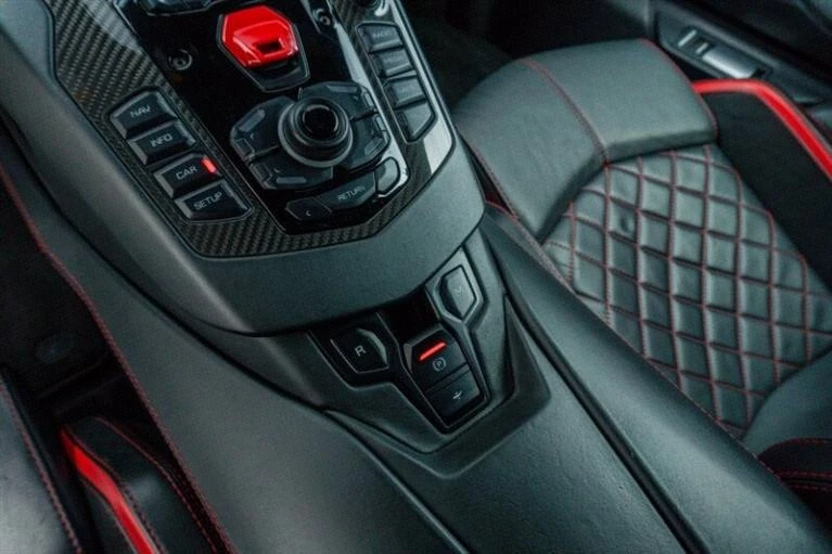 2017 Lamborghini Aventador - Image 11 of 20