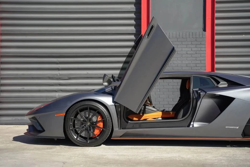 2017 Lamborghini Aventador LP700-4 - Image 3 of 13