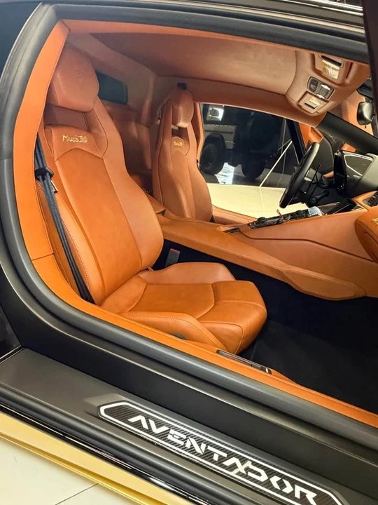 2017 Lamborghini Aventador LP700-4 - Image 14 of 20