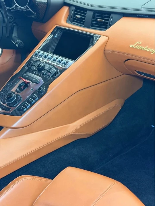 2017 Lamborghini Aventador LP700-4 - Image 18 of 20
