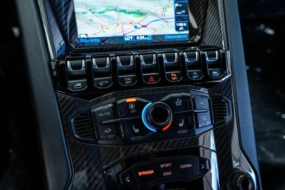 2017 Lamborghini Aventador S LP740-4 - Image 6 of 8