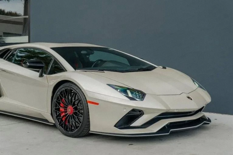 2017 Lamborghini Aventador S LP740-4 - Image 16 of 20