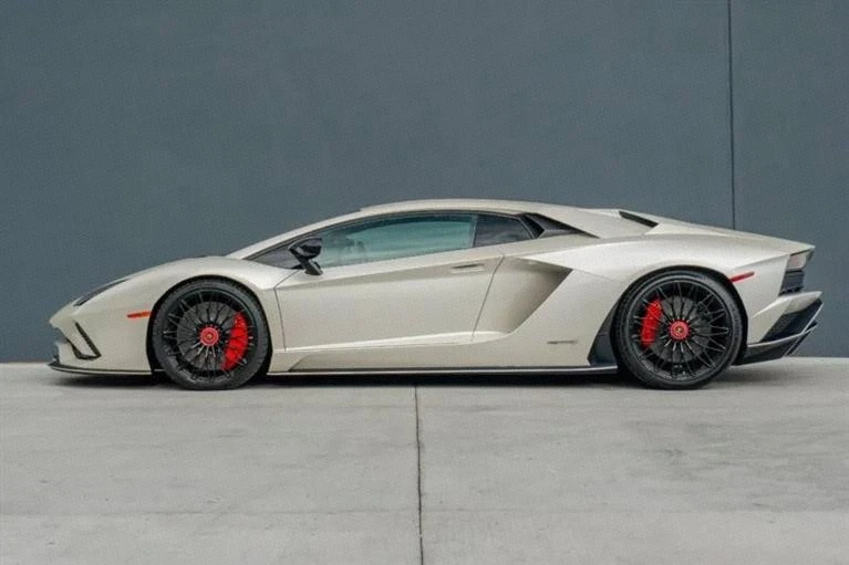 2017 Lamborghini Aventador S LP740-4 - Image 10 of 20