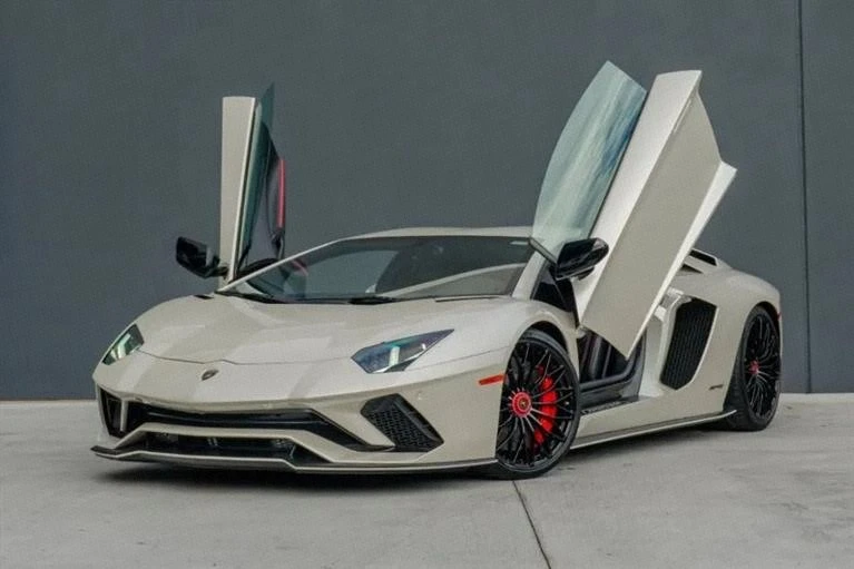 2017 Lamborghini Aventador S LP740-4 - Image 5 of 20